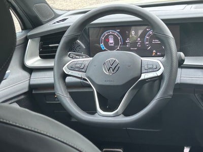 2026 Volkswagen Tiguan 2.0T SE R-Line Black