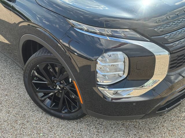 2022 Mitsubishi Outlander Black Edition