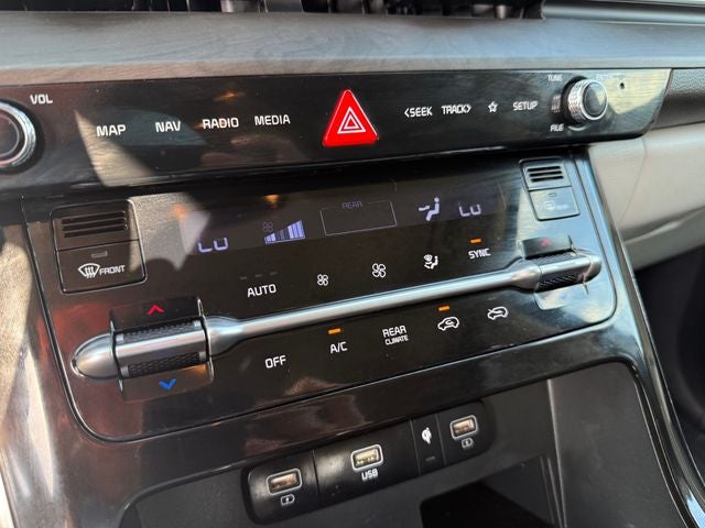 2024 Kia Carnival EX