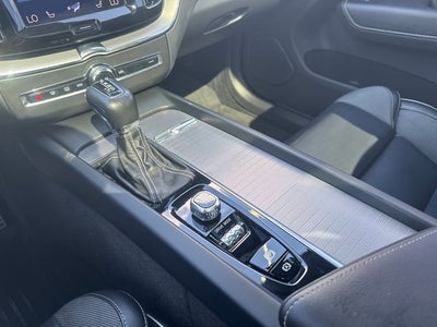 2021 Volvo XC60 T5 R-Design