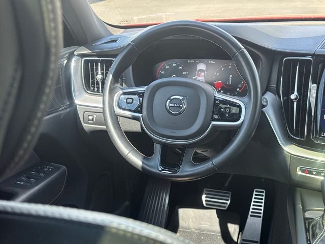 2021 Volvo XC60 T5 R-Design