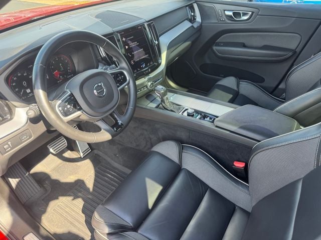 2021 Volvo XC60 T5 R-Design
