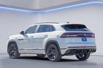 2026 Volkswagen Atlas Cross Sport 2.0T SEL R-Line Black