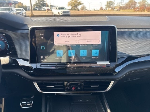 2024 Volkswagen Atlas Cross Sport 2.0T SEL R-Line