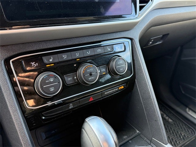 2022 Volkswagen Atlas Cross Sport 2.0T SE w/Technology