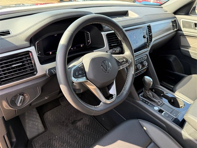 2022 Volkswagen Atlas Cross Sport 2.0T SE w/Technology