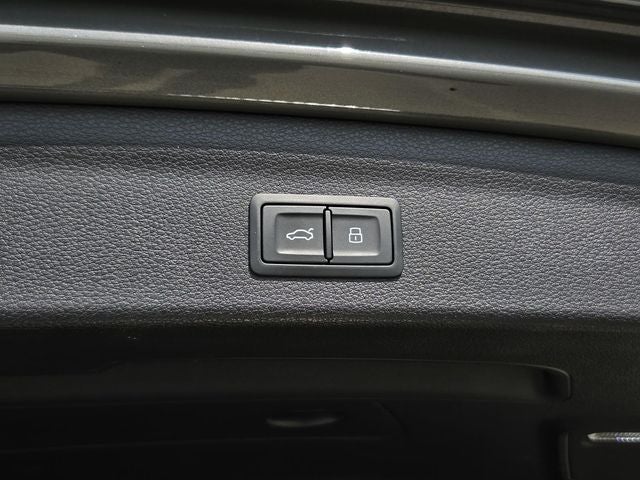 2022 Audi Q3 45 S line quattro Premium