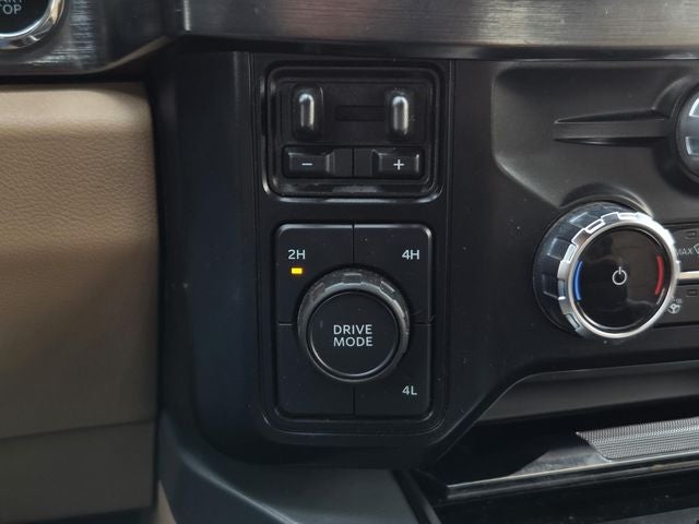 2025 Ford F-350SD Lariat DRW