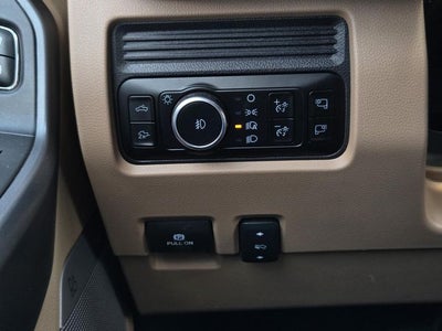 2025 Ford F-350SD Lariat DRW