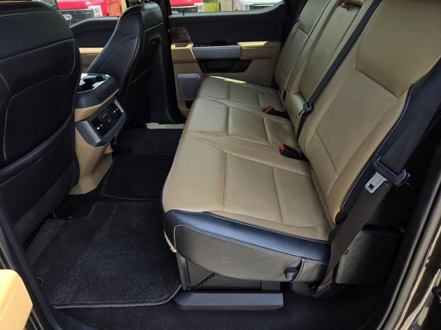 2025 Ford F-350SD Lariat DRW